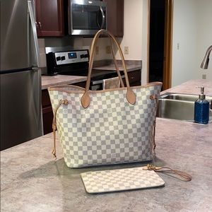 Louis Vuitton Neverfull MM tote